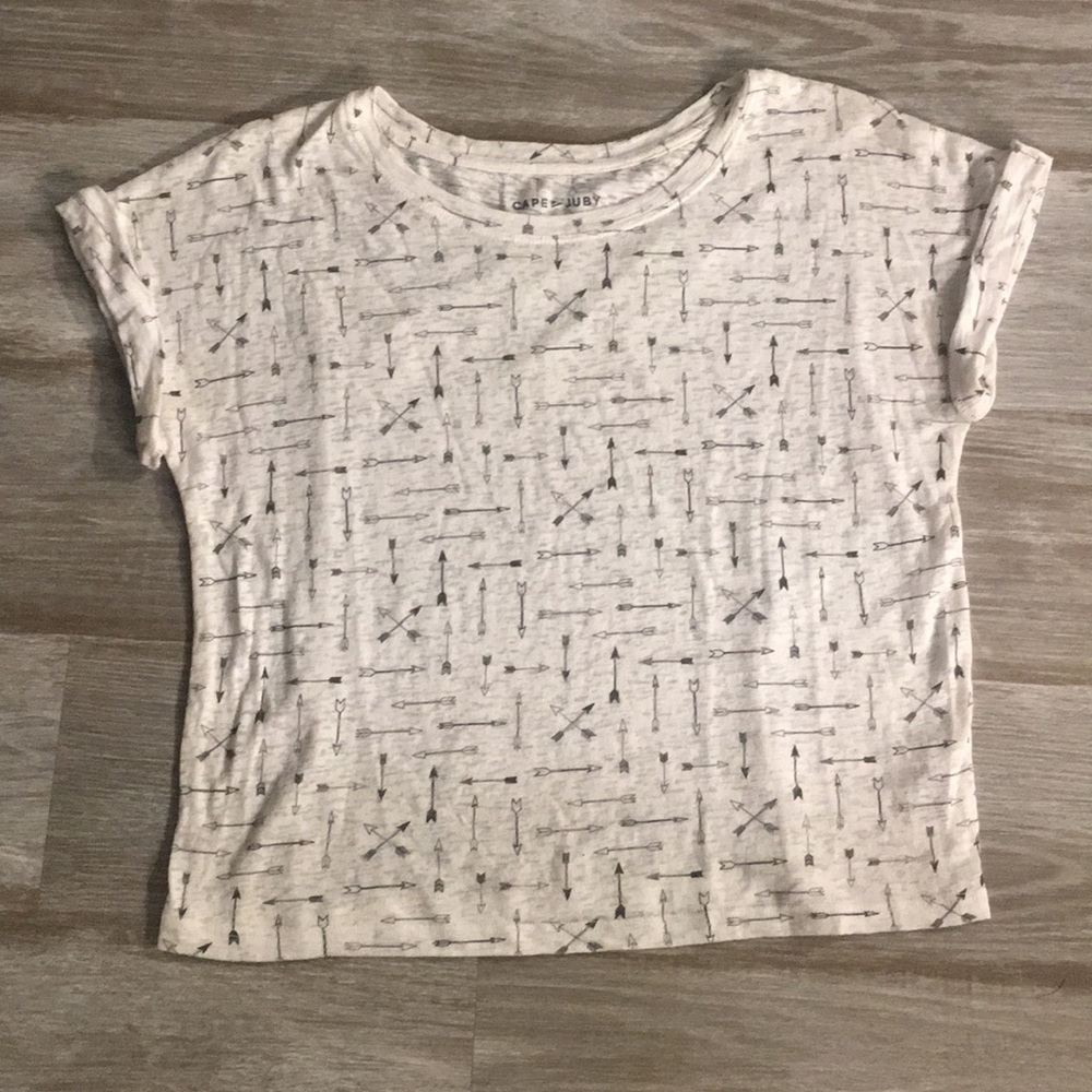 cute arrow patterned t-shirt